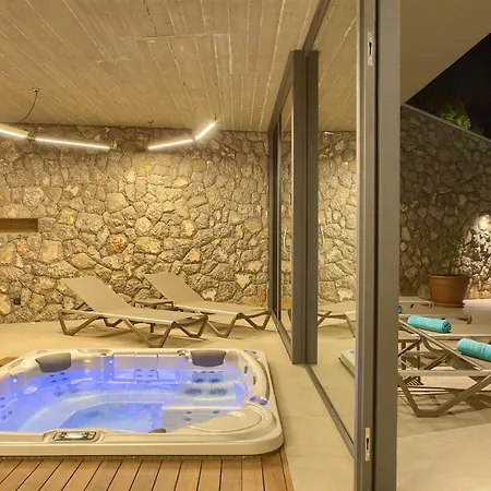 וילה Luxury Jerini House With Pool And Wellness *