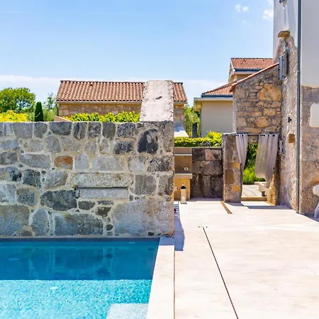 Luxury Jerini House With Pool And Wellness