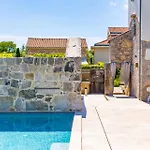 Luxury Jerini House With Pool And Wellness