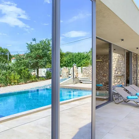 Luxury Jerini House With Pool And Wellness