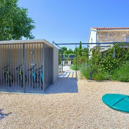Luxury Jerini House With Pool And Wellness