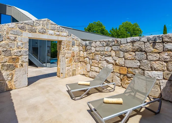 Villa Luxury Jerini House With Pool And Wellness