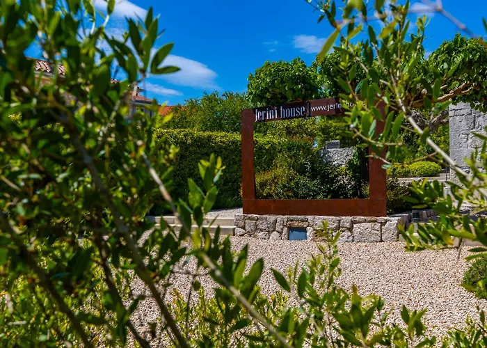 Βίλα Luxury Jerini House With Pool And Wellness