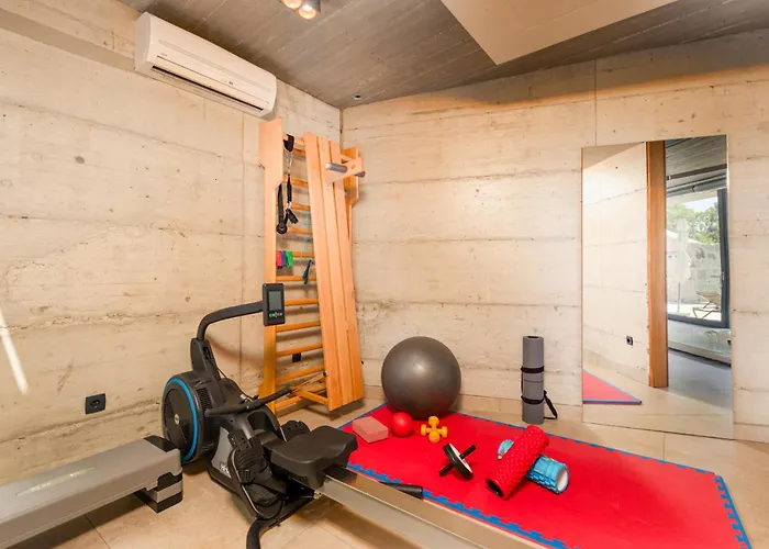 Βίλα Luxury Jerini House With Pool And Wellness Bajcici