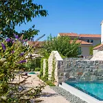 Luxury Jerini House With Pool And Wellness * Bajcici