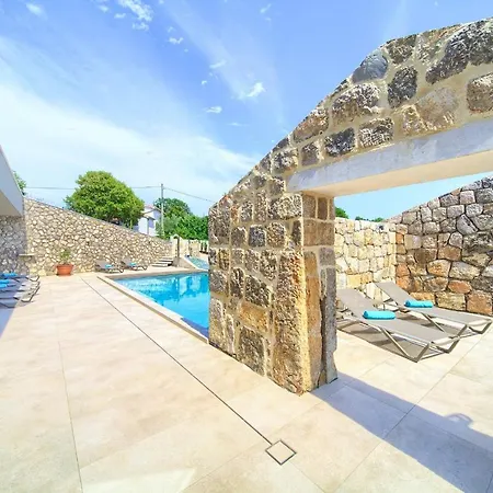 Luxury Jerini House With Pool And Wellness