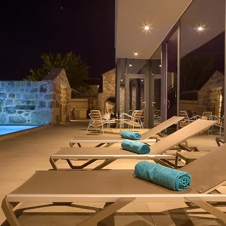 빌라 Luxury Jerini House With Pool And Wellness Bajcici