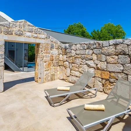 빌라 Luxury Jerini House With Pool And Wellness