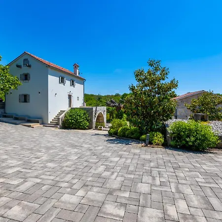 Luxury Jerini House With Pool And Wellness 빌라 Bajcici