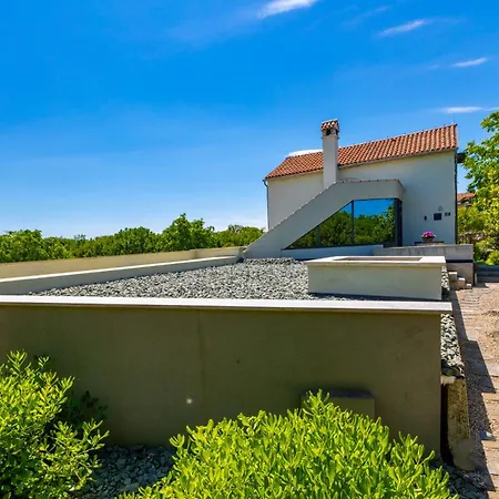 빌라 Luxury Jerini House With Pool And Wellness Bajcici