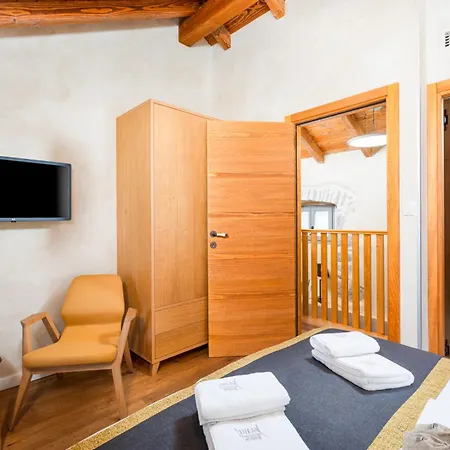 빌라 Luxury Jerini House With Pool And Wellness Bajcici