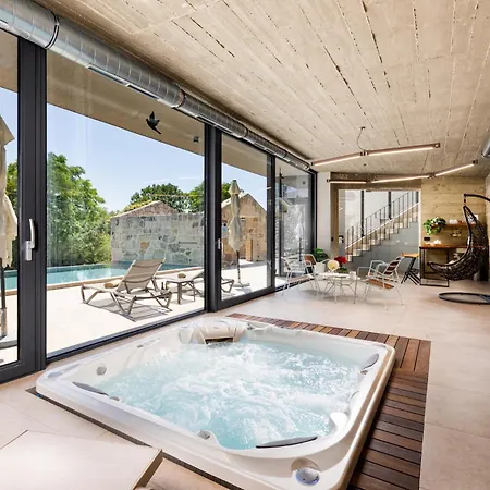빌라 Luxury Jerini House With Pool And Wellness Bajcici